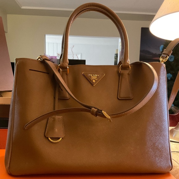 Safiano two way bag - Picture 9 of 9